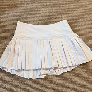 Goldhinge white skirt